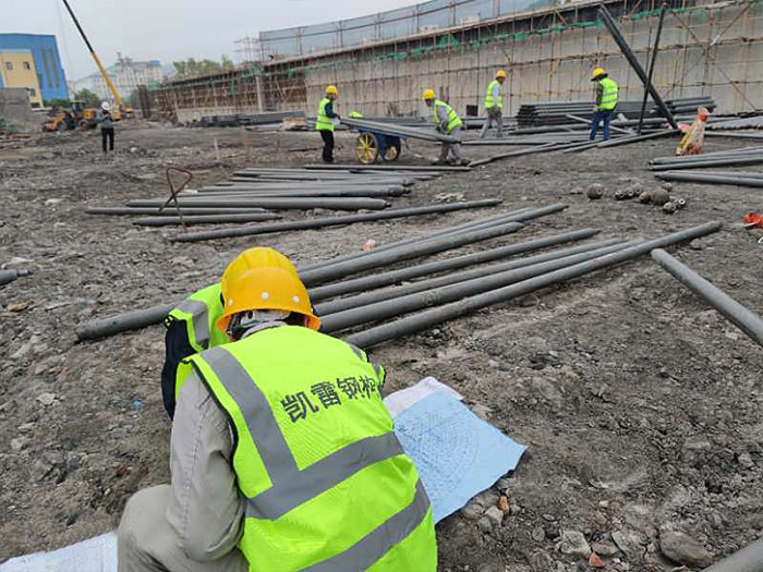 新密螺栓球网架结构